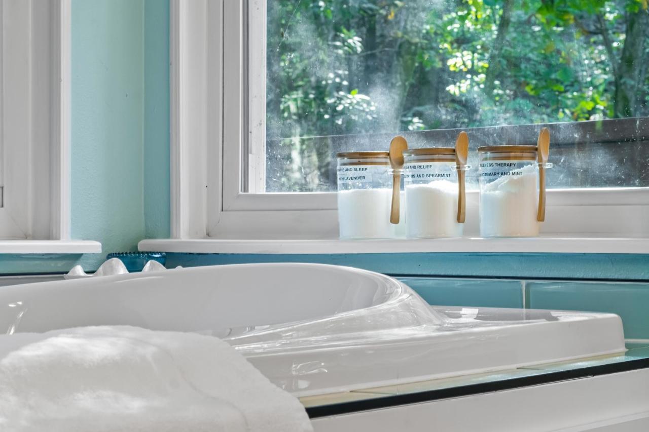 Tranquility Cove Villa โรเจอร์ส ภายนอก รูปภาพ